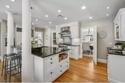 30 Colonial Way, Millburn Twp., NJ 07078 - Photo 16