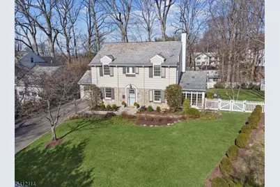 30 Colonial Way, Millburn Twp., NJ 07078 - Photo 2