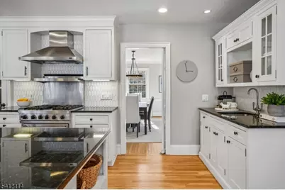 30 Colonial Way, Millburn Twp., NJ 07078 - Photo 14