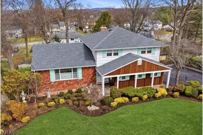 35 Darlington Dr, Wayne Twp., NJ 07470 - Photo 2