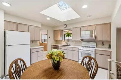 35 Darlington Dr, Wayne Twp., NJ 07470 - Photo 12