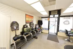 306 Queen Anne Rd, Teaneck Township, NJ 07666 - Photo 32