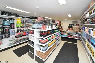 306 Queen Anne Rd, Teaneck Township, NJ 07666 - Photo 20