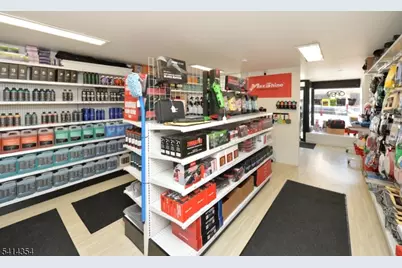 306 Queen Anne Rd, Teaneck Township, NJ 07666 - Photo 22