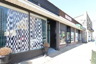 306 Queen Anne Rd, Teaneck Township, NJ 07666 - Photo 2