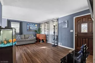 77 W Arthur Pl, Woodbridge Township, NJ 08830 - Photo 2