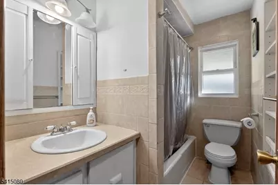 77 W Arthur Pl, Woodbridge Township, NJ 08830 - Photo 14