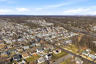 77 W Arthur Pl, Woodbridge Township, NJ 08830 - Photo 28