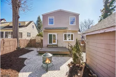 11 S Cedar Pkwy, Livingston, NJ 07039 - Photo 4