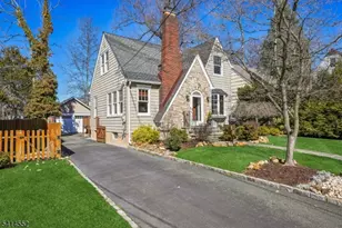 11 S Cedar Pkwy, Livingston, NJ 07039 - Photo 1