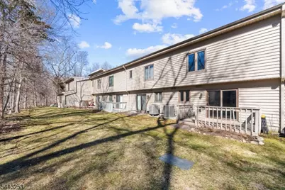 395 Mohegan Cir, Andover Township, NJ 07848 - Photo 8