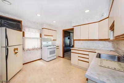 274 Dewey Ave, Totowa, NJ 07512 - Photo 12