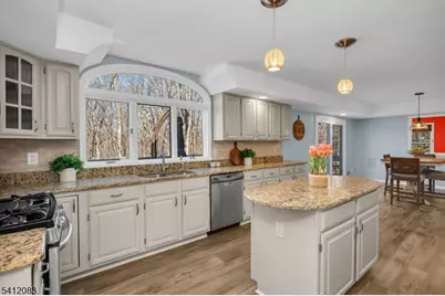 49 Heritage Ct, Randolph Township, NJ 07869 - Photo 16