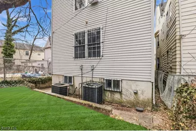 884 S 17th St, Newark, NJ 07108 - Photo 32