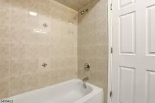 884 S 17th St, Newark, NJ 07108 - Photo 30