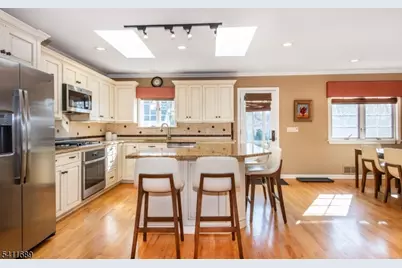 1 Milton Ave, Summit, NJ 07901 - Photo 4