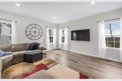 16 Esposito Ln, Roxbury Township, NJ 07850 - Photo 8