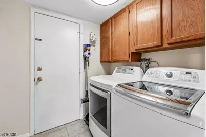 130 Kingsberry Dr, Franklin Township, NJ 08873 - Photo 28