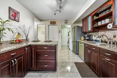 130 Kingsberry Dr, Franklin Township, NJ 08873 - Photo 14