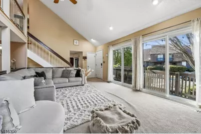 130 Kingsberry Dr, Franklin Township, NJ 08873 - Photo 6