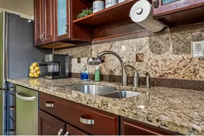 130 Kingsberry Dr, Franklin Township, NJ 08873 - Photo 12