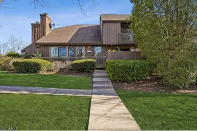 130 Kingsberry Dr, Franklin Township, NJ 08873 - Photo 2