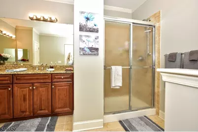 5208 Veterans Dr, Rockaway Township, NJ 07885 - Photo 14