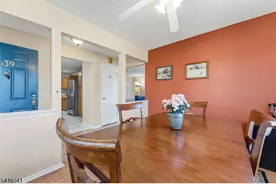 639 Magnolia Ln, Branchburg Township, NJ 08876 - Photo 4