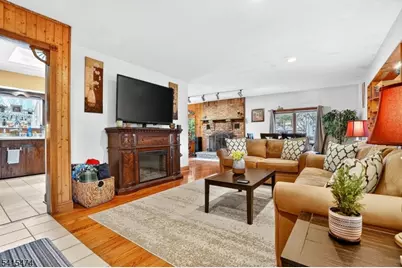 21 Ulster St, West Milford, NJ 07480 - Photo 8