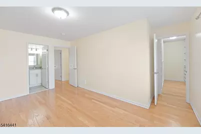 902 Spruce St, Roselle, NJ 07203 - Photo 20