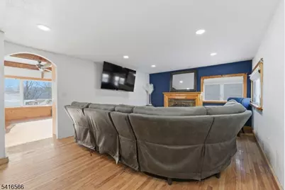 117 Dupont Ave, Hopatcong, NJ 07843 - Photo 4