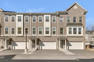 14 Coogan Ct, Morris Plains, NJ 07950 - Photo 1