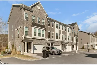 14 Coogan Ct, Morris Plains, NJ 07950 - Photo 2