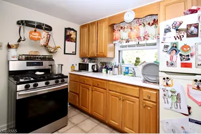 18 Durrell St, Verona, NJ 07044 - Photo 6