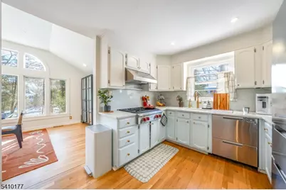 250 Old Short Hills Rd, Millburn, NJ 07078 - Photo 12