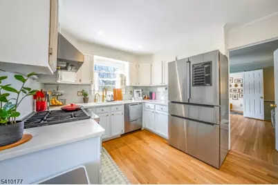 250 Old Short Hills Rd, Millburn, NJ 07078 - Photo 10