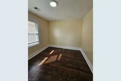 240 Copeland Ave, Lyndhurst Township, NJ 07071 - Photo 8