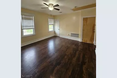 240 Copeland Ave, Lyndhurst Township, NJ 07071 - Photo 4