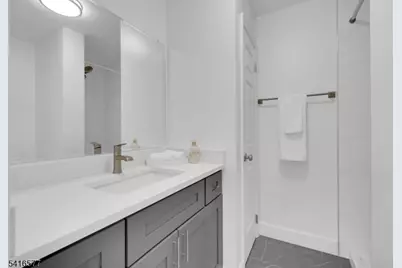 16 Lake Ct, Raritan Township, NJ 08822 - Photo 16