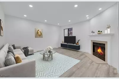 16 Lake Ct, Raritan Township, NJ 08822 - Photo 4