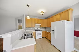 385 Hamilton Dr, Greenwich Township, NJ 08886 - Photo 16