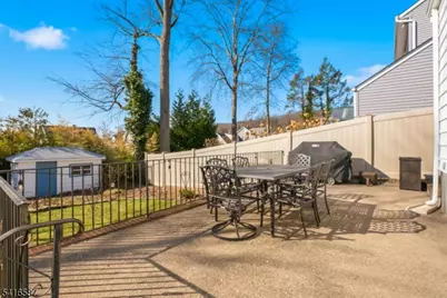 22 Laurel St, Hawthorne, NJ 07506 - Photo 26