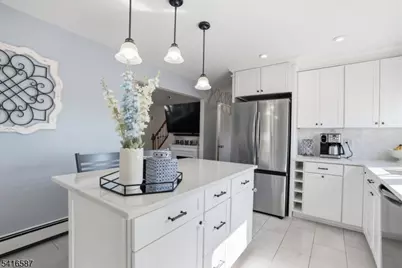 22 Laurel St, Hawthorne, NJ 07506 - Photo 12