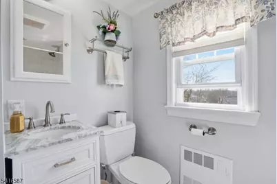 22 Laurel St, Hawthorne, NJ 07506 - Photo 20