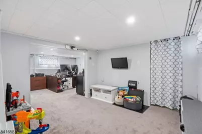 22 Laurel St, Hawthorne, NJ 07506 - Photo 22