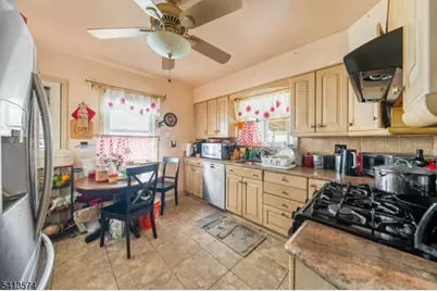 405 Koenig Pl, Rahway, NJ 07065 - Photo 4