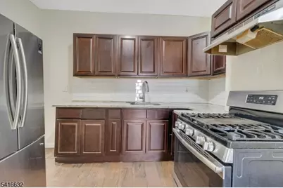 86 Eaton Pl, East Orange, NJ 07017 - Photo 4