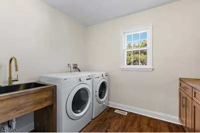 10 Robert Ct, Verona, NJ 07044 - Photo 10