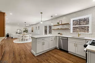 10 Robert Ct, Verona, NJ 07044 - Photo 6