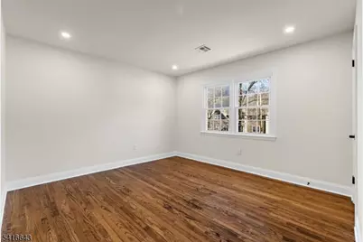 10 Robert Ct, Verona, NJ 07044 - Photo 16